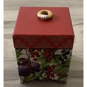 Michel Design Works Currant Boxed Candle Soy Wax 40 Hours Burn Time